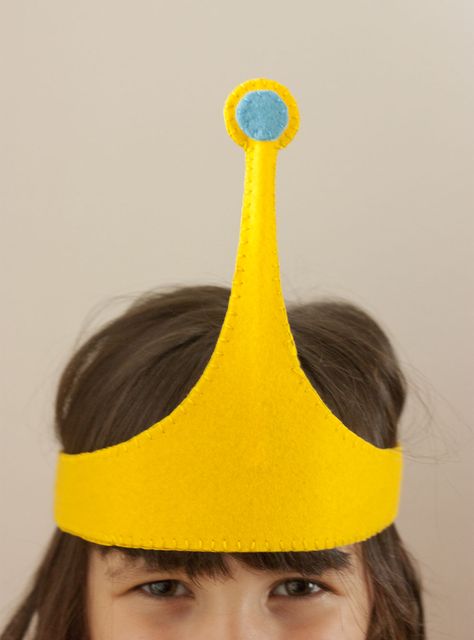 Cómo hacer la diadema de la Princesa Chicle de Hora de Aventuras (plantilla incluida) // How to make Princess Bubblegum crown from Adventure... Princess Bubblegum Crown, Adventure Time Costume, Adventure Time Birthday Party, Storybook Character Costumes, Time Costume, Adventure Time Birthday, Adventure Time Parties, Best Auntie Ever, Princess Diy