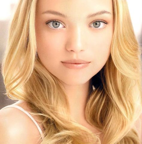 Gemma is a dominant Ethereal with smaller amounts of Ingenue and Romanitc. She has an even smaller amount of Dramatic as a 4th essence #romanticetherealingenue #romanticetherealdramaticingenue #beautifulmodels #uniquemodels #styleessences #styleanalysis #gemmaward Ingenue Celebrities, Ingenue Romantic, Natalie Aesthetic, Angelic Essence, Ingenue Style, Ingenue Essence, Dramatic Essence, Ethereal Essence, Romantic Makeup