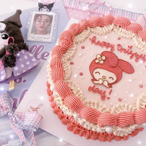 Pink Buttercream Cake, Pink Buttercream, My Birthday Cake, Creative Birthday Cakes, Hello Kitty Art, Pretty Birthday Cakes, Cute Birthday Cakes, Cake Designs Birthday, 13th Birthday