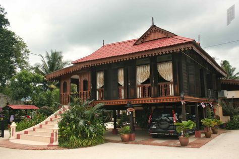 Day 84: Traditional (Langkawi, Malaysia) Malaysian House Design, Traditional Wooden House, Malaysian Homes Design, Malaysian House, Malaysia Traditional House, Landed House Design Malaysia, Malay House, Filipino House, Filipino Architecture