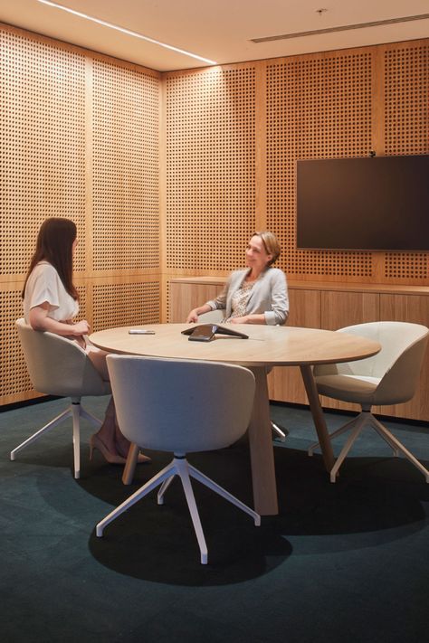 First Sentier Investors Offices - Sydney | Office Snapshots Small Meeting Room, Acoustic Wall Panel, Room Video, Mesa Oval, Meeting Room Design, Office Meeting Room, Parents Room, Acoustic Wall Panels, Acoustic Wall