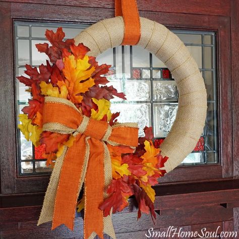 Straw Wreath Ideas, Flower Bunches, Straw Wreath, Easy Fall Decor, Fall Flower, Diy Fall Wreath, Dollar Tree Diy Crafts, Fall Crafts Diy, Seasonal Wreaths