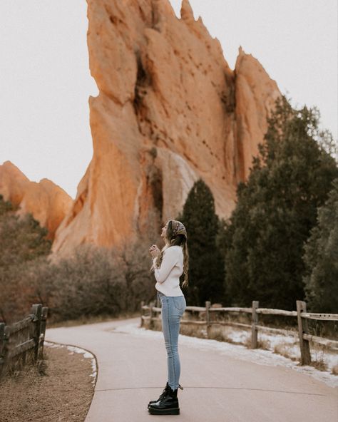 Winter travel, garden of the gods, mountains, Colorado things to do, travel influencer Garden Of Gods Photoshoot, Senior Pics In Colorado, Colorado Fall Aesthetic, Garden Of The Gods Colorado Photoshoot, Garden Of The Gods Senior Pictures, Garden Of The Gods Photo Ideas, Colorado Pictures, Garden Of The Gods Photoshoot, Colorado Instagram Pictures