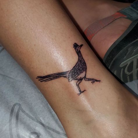 Roadrunner Tattoo Traditional, Small Roadrunner Tattoo, Desert Animal Tattoo, Traditional Roadrunner Tattoo, Southwestern Tattoo, Yucca Tattoo, Road Runner Tattoo, Southwest Tattoo, Roadrunner Tattoo