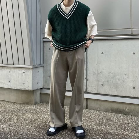 Spring Outfits Korean Style Men, Korea Boy Outfit, Osaka Fashion, Pleated Pants Outfit, Korean Dressing, Boyfriend Clothes, Spring Korea, Tokyo Outfits, Softboy Outfits