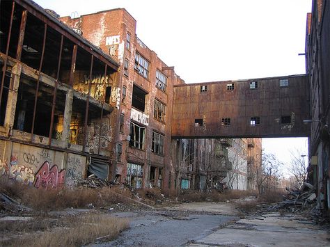 Abandoned warehouse in greenpoint, brooklyn Decay Photography, Urban Decay Photography, Abandoned Industrial, Abandoned Warehouse, Greenpoint Brooklyn, Apocalypse Aesthetic, Industrial District, Abandoned Factory, Haunted Places