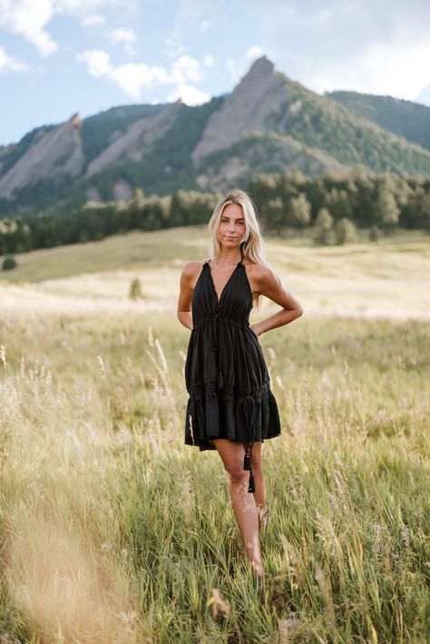 Denver senior photos in Boulder at Chautauqua Denver Photoshoot, Denver Photography, Senior Photoshoot Poses, High School Seniors Photos, Photoshoot Locations, Photography Outdoor, Senior Photoshoot, Urban Looks, Photographic Studio