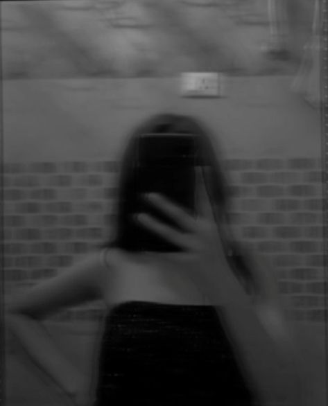 #noface #mirrorselfie #party #blackandwhite Long Hair Mirror Selfie, Girl No Face, Hair Mirror Selfie, Hair Mirror, No Face, Hair Girl, Long Hair Girl, Girl Hairstyles, Long Hair