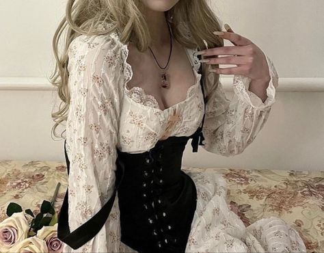 Profile Love, Academia Aesthetic Outfit, Vampire Clothes, Fest Outfits, Corset Outfit, Belt For Women, Victorian Clothing, Elastic Belt, Style Outfits