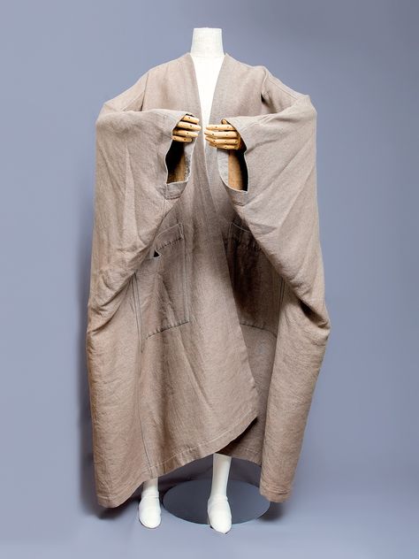 Japanese Fashion Archive — Issey Miyake oversized kimono coat, 1980s. Oversized Kimono, Japanese Fashion Designers, Kimono Coat, Bodo, Yohji Yamamoto, Issey Miyake, Kimono Fashion, Apparel Design, Japanese Fashion