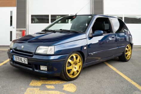 The VW GTI had several European hot hatch rivals we never saw. But now, one of the best, the Renault Clio Williams, is now import-eligible. Switzerland In May, Clio Williams, Shades Of Dark Blue, Vw Gti, Renault Sport, Nissan Pulsar, Car Camper, Hyundai Veloster, Honda Civic Type R