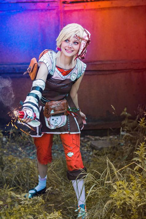 Borderlands - Tiny Tina cosplay by Ri Care Best Costume Ever, Borderlands Cosplay, Borderlands Art, Top Video Games, Tiny Tina, Disney Inspired Fashion, Video Game Cosplay, Gamer Pics, Disney Bound Outfits