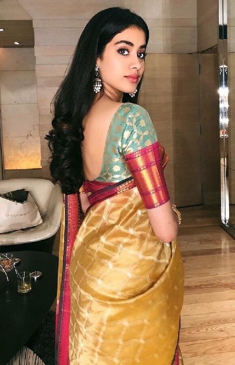 Janhvi Kapoor in Saree Manish Malhotra Saree, Saree Blouse Neck Designs, Janhvi Kapoor, Indian Saree Blouses Designs, Mehandi Design, Designer Saree Blouse Patterns, Silk Saree Blouse, Saree Trends, Fancy Blouses