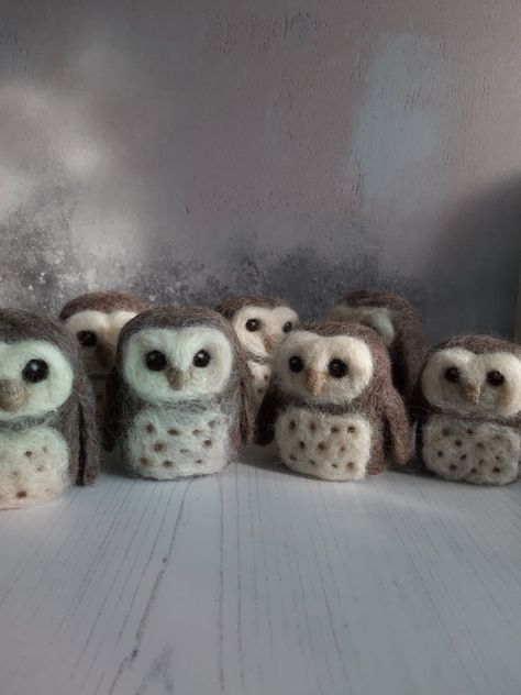 Needle Felted Owl Tutorial How To Make, Needle Felt Owl, Felt Owl Pattern, Felted Owls, Felting Crafts, Felted Owl, Owl Tutorial, Felted Sheep, Needle Felted Owl