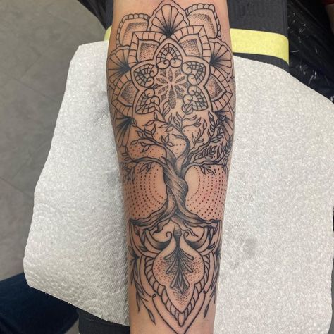 Tattoo Pierna Mujer, Tattoo Bein Frau, Mandala Arm Tattoos, Mandala Tattoos For Women, Mandela Tattoo, Unique Half Sleeve Tattoos, Flower Of Life Tattoo, Protection Tattoo, Arm Sleeve Tattoos For Women