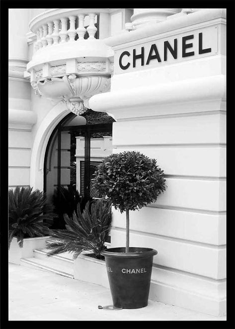 Chanel Fashion Boutique – The Art Mansion Chanel Wall Art, Paris Canvas, Black And White Photo Wall, Bedroom Wall Collage, Paper Towns, Black And White Picture Wall, Chanel Store, Cultural Architecture, Picture Collage Wall