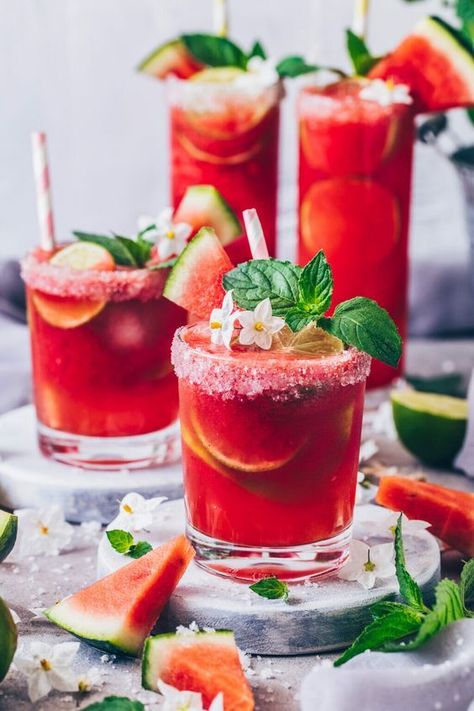 Watermelon Drink Photography, Margarita Slush, Watermelon Margarita Recipe, Watermelon Aesthetic, Frozen Watermelon Margarita, Photography Cafe, Watermelon Cocktail, Frozen Cocktail Recipes, Watermelon Mojito