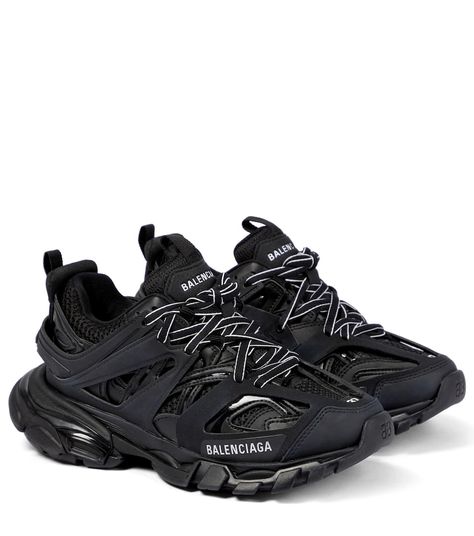 Tenis Balenciaga, Balenciaga Sneakers Outfit, Balenciaga Track Black, Balenciaga Track Trainers, Balenciaga Track Sneakers, Track Sneakers, Balenciaga Shoes Sneakers, Pretty Sneakers, Rubber Sneakers