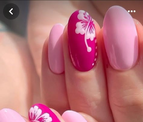 Hawaiian Hibiscus Nails, Hibiscus Flower On Nails, Pink Nails With Hibiscus Flower, Luau Nails Hawaiian, Barbie Nails Ideas, Colourful Nails For Summer, Hawaiian Themed Nails, Pink Tropical Nails, Pink Hibiscus Nails