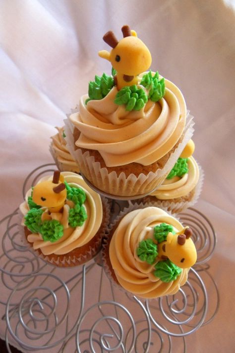 Giraffe Cupcakes, Candy Mountain, Giraffe Cakes, Banana Cupcakes, Christmas Baking Recipes, Creative Snacks, Animal Cupcakes, Creative Cupcakes, Cake Blog