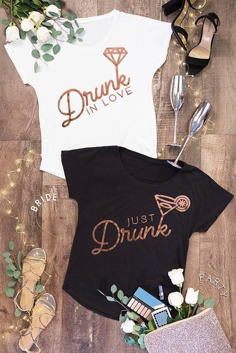 This would be so fun for my bachelorette party! "Drunk in love" "Just drunk" funny shirts Trendy Bachelorette Party, Bachelorette Party Shirts Funny, Bachelorette Accessories, Bachelorette Party Hat, Disney Bachelorette, Funny Bachelorette, Vegas Bachelorette, Bachelorette Party Planning, Bridal Bachelorette Party