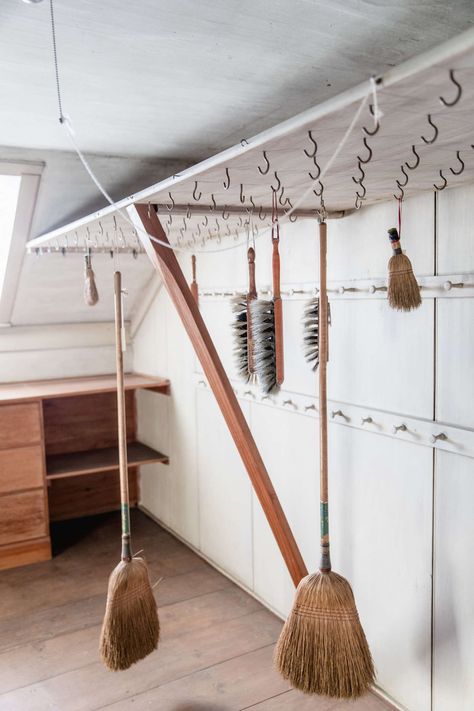 15 Garden Ideas to Steal from the Shakers - Gardenista Shaker Interior Design, Shaker House, Shaker Interior, Shaker Home, Broom Storage, Sweet Clover, Shaker Village, Shaker Pegs, Utility Closet