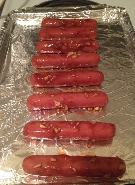 hot dogs in the oven Hot Dogs In The Oven, Oven Hot Dogs, Baked Hot Dogs, Fried Hot Dogs, Hot Dog Sauce, Hot Dogs Recipes, Hot Dog Chili, Burger Dogs, Chili Dogs