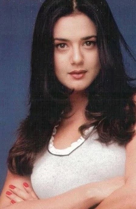 Preety Zinta 90s Outfits, Priti Zinta 90s Outfit, Priety Zinta 90s Aesthetic, Prity Zinta 90s, Preety Zinta 90s, Priety Zinta Aesthetic, Preity Zinta Aesthetic, 2000s Bollywood Aesthetic, Desi Y2k