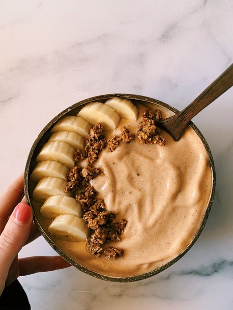 Pumpkin Spice Smoothie Bowl, Workout In The Morning, Blender Recipes Smoothies, Pumpkin Spice Ice Cream, Fall Smoothies, Protein Smoothie Bowl, Pumpkin Spice Smoothie, Acai Bowls Recipe, Blender Smoothie