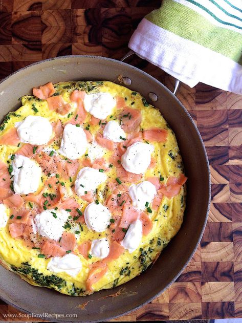 Lox Breakfast, Low Carb Frittata, Smoked Salmon And Cream Cheese, Smoked Salmon Frittata, Salmon And Cream Cheese, Low Carb Salmon, Lox And Bagels, Salmon Bagel, Salmon Cream Cheese