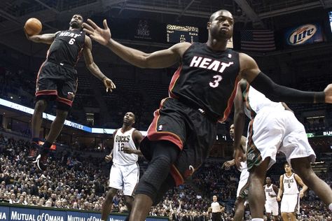 Lebron James Heat, Lebron And Wade, Lebron James Dunking, John Havlicek, Kareem Abdul-jabbar, James Lebron, Bucks Basketball, Nba Video, Chris Bosh