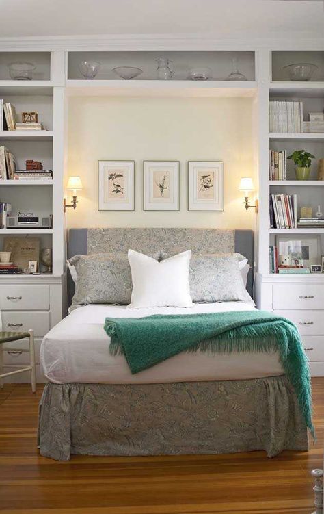 Diy Shelves Bedroom, Small Double Bedroom, Small Bedroom Inspirations, Bedroom Closet Storage, Headboard With Shelves, Small Bedroom Furniture, Trendy Bedroom, Tiny Bedroom, Double Room