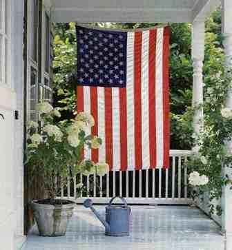 4th of July-not a fan of fireworks but love the flag! Flag On Porch, Flag Display Ideas, Flag Display, Summer Porch, Let Freedom Ring, Patriotic Decor, Home Of The Brave, American Spirit, Old Glory