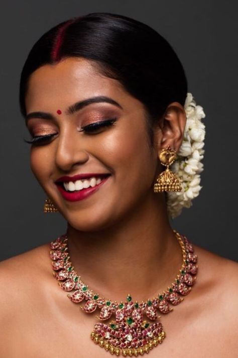 Indian Eye Makeup, South Indian Makeup, Indian Skin Makeup, Simple Bridal Makeup, Indian Makeup Looks, Bollywood Makeup, Indian Wedding Makeup, Indian Bride Makeup, Bridal Makeup Images