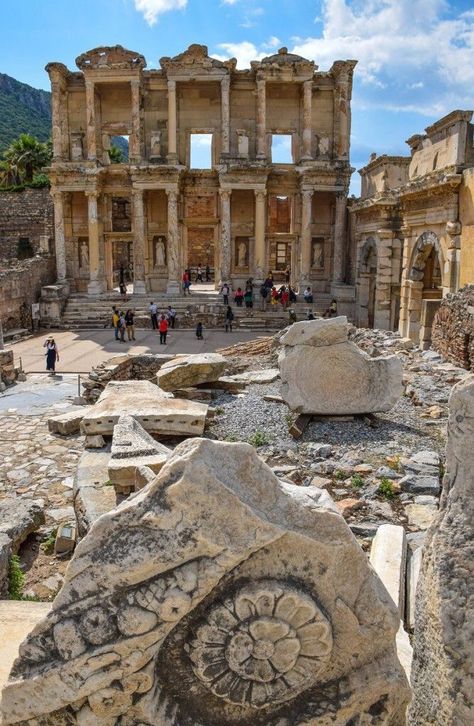 Efeso Turquia Library Of Celsus Turkey, Turkey Ephesus, Ephesus Ancient City, Library Of Celsus, Ephesus Turkey, Architecture Antique, Ancient Places, Illustration Reference, Turkey Photos