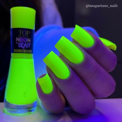 Neon Yellow And Purple Nails, Nails Neon, Nail Art Disney, Dog Sketch, Pointed Nails, Glow Nails, Glass Nails, Top Beauty, Top Beauty Products