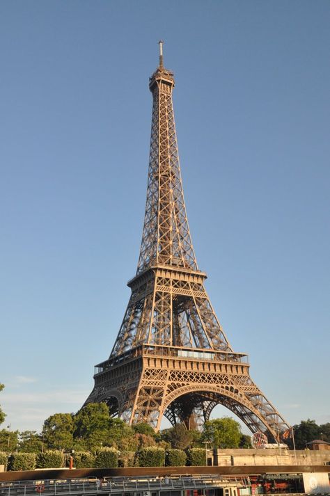 Eiffel Tower Restaurant, Eiffel Tower Drawing, Eiffel Tower At Night, Gustave Eiffel, France Eiffel Tower, Paris Tour Eiffel, Tower Building, Paris Tours, French Culture