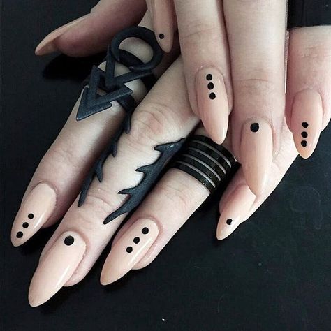 Hitting the spot with that black and nude look! ⚫♥ Rocking our 'Rune and 'Betray #rings, witch-doll @bluehairdontcare_mua.  Badass Matte Blacks here.. ⏩//SHOP: therogueandthewolf.com⏪ Emo Nail Art, Emo Nails, Black And Nude Nails, Gothic Nail Art, Witch Nails, Witchy Nails, Nail Art Images, Gothic Nails, Minimalist Nail Art