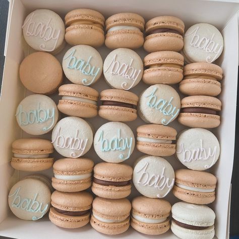 what will baby be?? 🩷🩵 • • • #frenchmacarons #macaronlover #genderreveal #genderrevealparty #macaronstagram #macaronslady #macaronaddict #glutenfreetampa #tampadesserts Baby Shower Macarons Girl, Gender Reveal Macarons, Baby Shower Macarons, Baby Gender Reveal, French Macarons, Baby Gender, Gender Reveal Party, Gender Reveal, Macarons