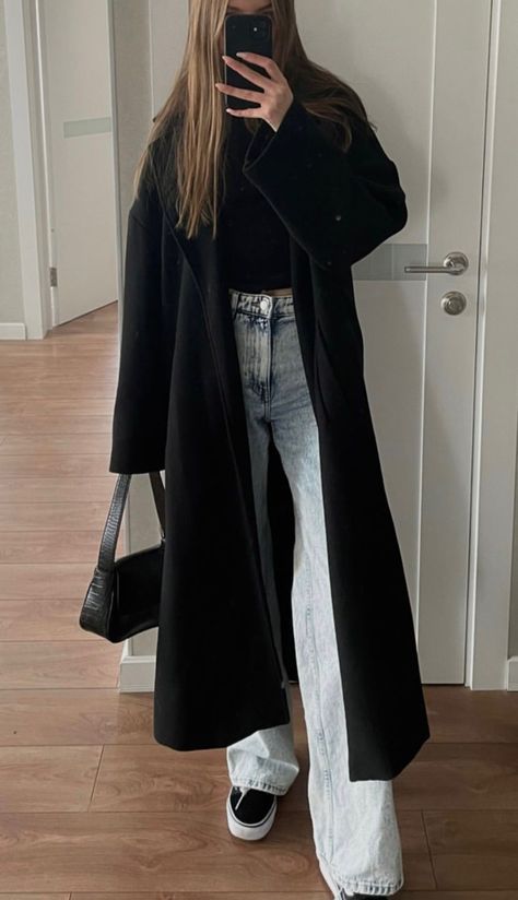 Long Blazer Outfit, Black Coat Outfit, Autumn Outwear, University Outfit, Winter Fashion Outfits Casual, Everyday Fashion Outfits, Fashion Mistakes, Modest Fashion Outfits, Blazer Outfits