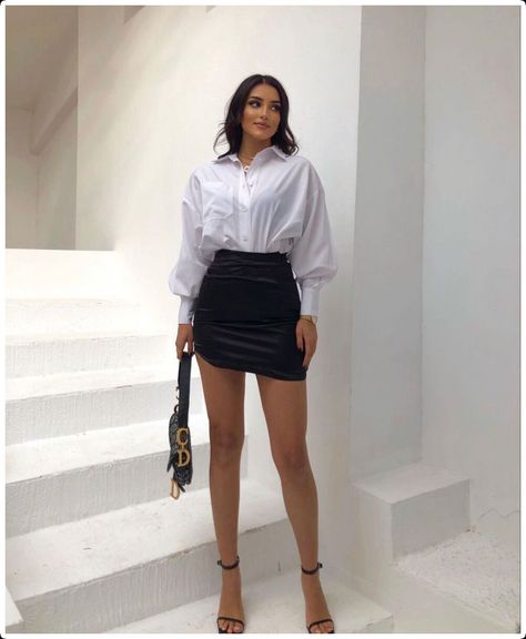 Outfit Ideas For Night Out Club, Black Heels Outfit Dressy, Night Outfits Party Clubwear, Club Outfits For Women Night Classy, Casual Clubbing Outfits, Leather Skirt Outfit Party, Night Out Outfit Classy, Night Out Outfit Clubwear, Most Pinned