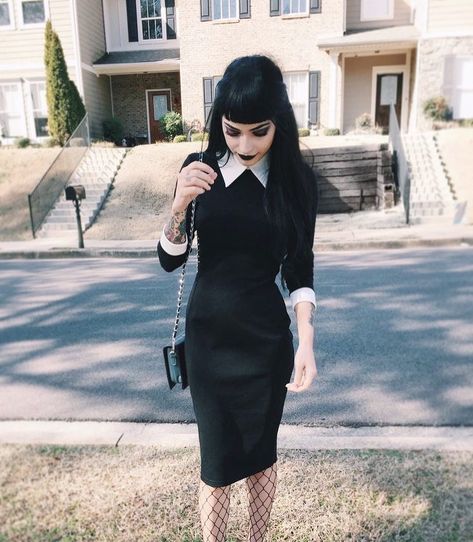 Witchy Office Fashion, Casual Goth Outfits Fall, Elegant Goth Outfits, Fall Goth Outfits, Office Goth, Wednesday Addams Costume, Modern Goth, Corporate Goth, Casual Goth