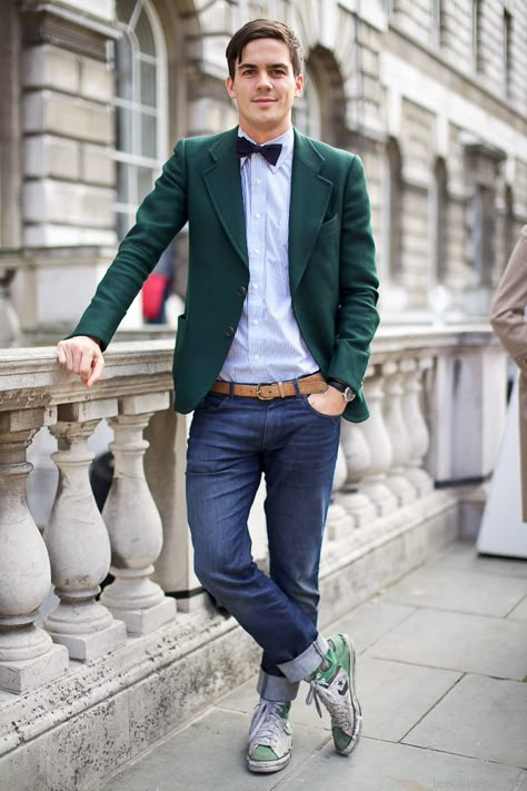 different and cute. 16 Cool Ideas to Wear Bow Tie Style College, Blue Long Sleeve Shirt, Blazer Jeans, Green Blazer, Outfit Trends, Tie Styles, Mens Fashion Summer, Looks Style, Mens Street Style