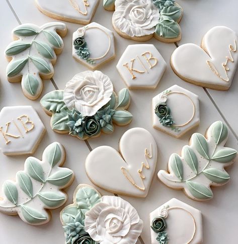 SAMA Sweetery on Instagram: “I love white, green and gold sets 🥰 . . . . . #samasweetery #westsaccookies #westsacramento #sugarcookies #sacramentocookies #sacramento…” Bridal Shower Cookies Sage Green, Decorated Cookies For Wedding Reception, Boho Wedding Cookies Ideas, Wedding Cookies Sage Green, Sage Bridal Shower Cookies, Wedding Shower Ideas Boho, White Wedding Cookies Decorated, Decorated Wedding Cookies Simple, Sage Green Bridal Shower Cookies