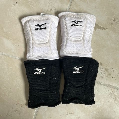 Mizuno Volleyball Knee Pads Volleyball Knee Pads Cute, Mizuno Knee Pads, Mizuno Volleyball Shoes, Cute Volleyball Outfits, Volleyball Accessories, Mizuno Volleyball, Vollyball Outfits, Volleyball Clothes, Volleyball Gear