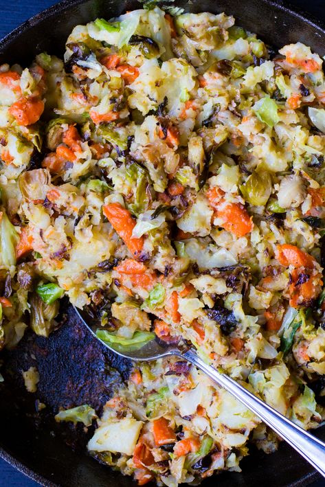 Bubble and Squeak – The Domestic Man Leftover Roasted Vegetables, Virgin Diet, Poutine Recipe, English Dishes, English Recipes, Hp Sauce, Irish Dishes, Bubble And Squeak, Paleo Friendly Recipes