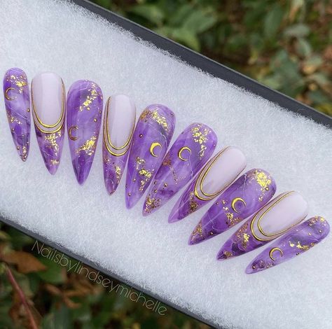 Purple Nail Ideas, Light Purple Nails, Dark Purple Nails, Hand Painted Nail Art, Witch Nails, Witchy Nails, Purple Nail Art, Fantasy Nails, Moon Nails