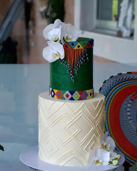 Traditional Wedding Cake 💒 . . . . #oombako #oombakooutlet #traditionalweddingcake #southafricanbaker #southafricancakes #richardsbaybaker #richardsbay #traditionalwedding African Lobola Cakes, Lobola Cakes, Zulu Traditional Wedding Decor, Ruracio Decor, Traditional Cakes Wedding African, Zulu Traditional Wedding Cakes, Traditional Wedding Cake Designs, Traditional Birthday Cake, Kenya Food