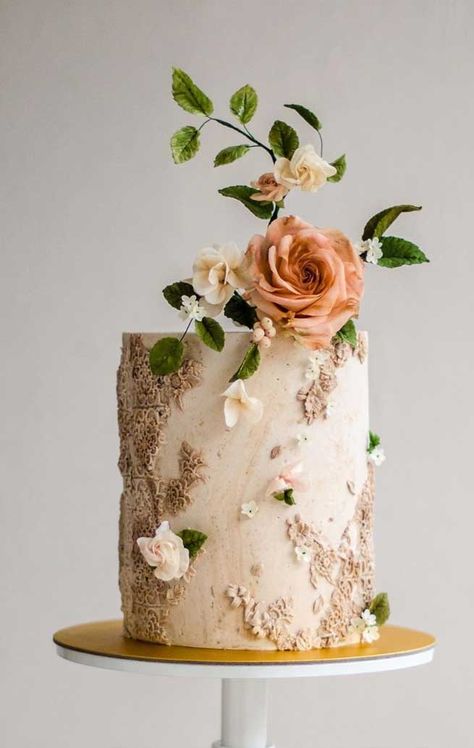 Tall Chocolate Cake, Aesthetic Wedding Cake, Up Inspired Wedding, Pretty Wedding Cakes, Autumnal Wedding, Black Wedding Cakes, Fresh Flower Cake, Aesthetic Wedding, Chocolate Cake Decoration