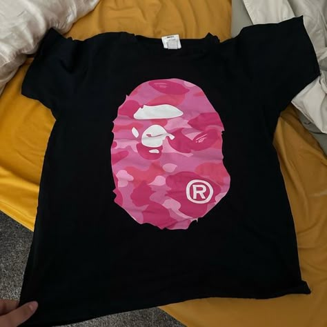 BAPE ladies t shirt black Pink Bape Shirt Outfit, Bape Shirt Outfit Women, Bape Shirt Outfit, Bape Aesthetic, Bape Tshirt, Bape Outfits, Bape T Shirt, Bape Shirt, Things I Need To Buy